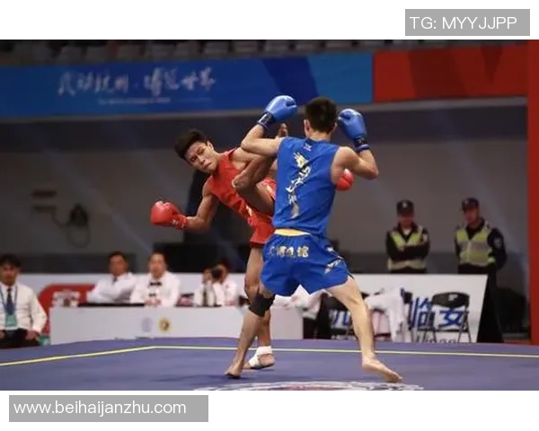 阿尔梅勒城与阿甲青年激战正酣谁能在这场对决中笑到最后